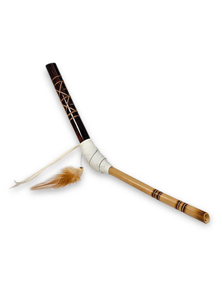 Tepi en bambou et cuir – Araruana Arte – version blanche, gainage de cuir et plume