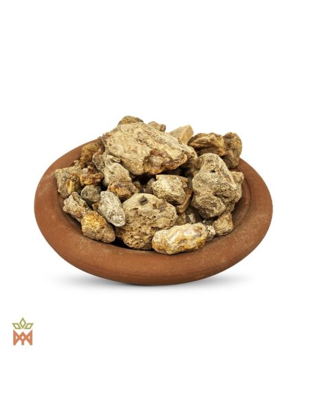 Copal noir du Mexique – morceaux irréguliers dans une coupelle en terre cuite, détail