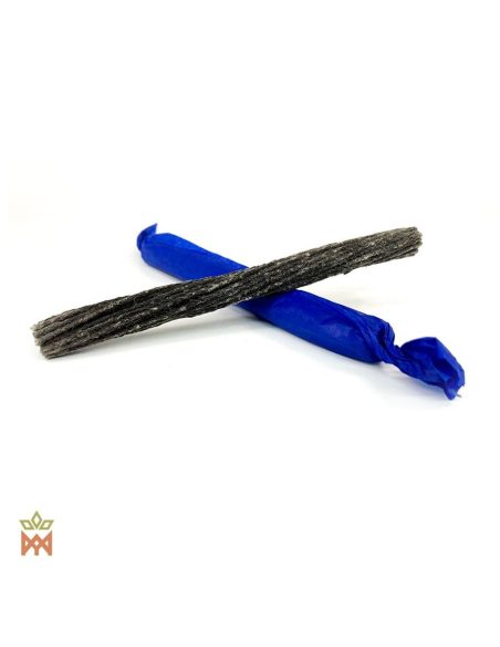Corde de copal gris du Brésil – corde torsadée gris foncé et pièce emballée de papier bleu
