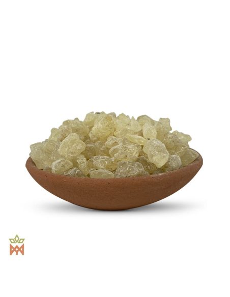Dammar d’Indonésie – Résine d’encens de sève, Canarium strictum – morceaux jaune pâle dans une coupelle en terre cuite