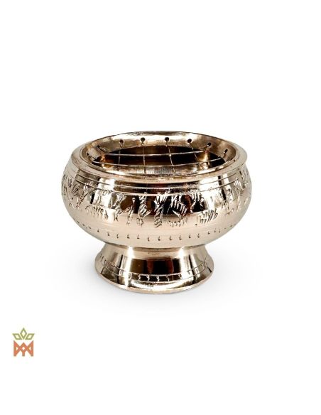 Brûle-encens moyen en métal – coupe argentée sur pied, frise gravée et grille