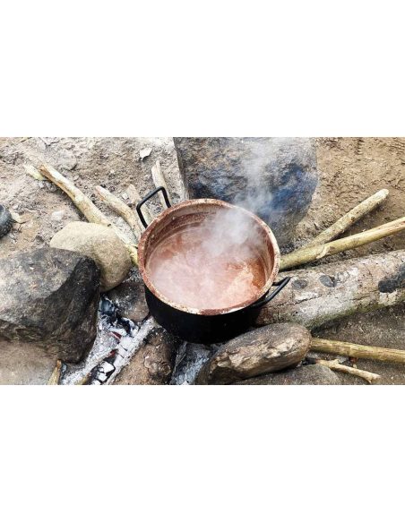 Cacao cérémoniel arhuaca de Colombie – marmite sur un feu de bois