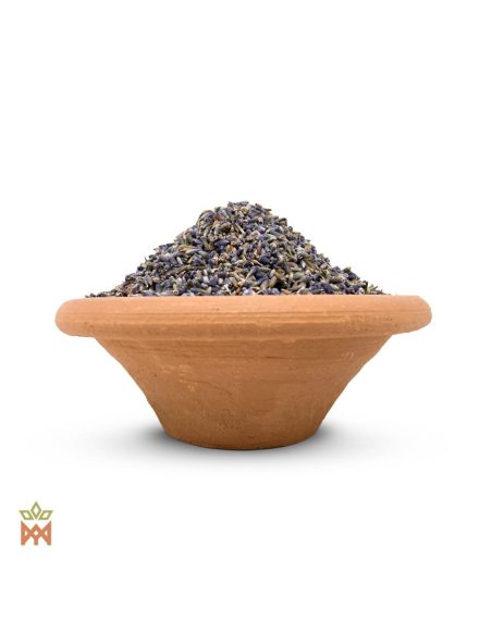 Lavande de France – Fleurs finement coupées, Lavandula angustifolia – boutons séchés dans une coupelle en terre cuite