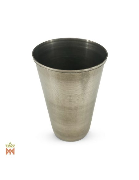 Tasse à maté du Paraguay – vue dans la tasse ouverte au bord roulé