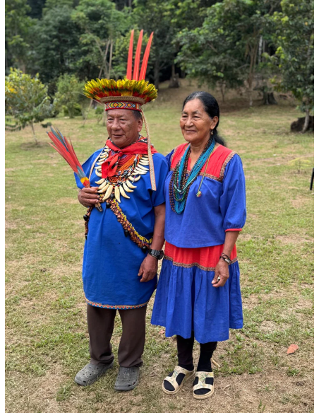 Barre de cacao du Putumayo – deux personnes en tenue traditionnelle